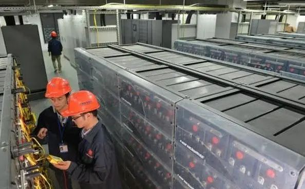 鉛酸蓄電池如何加水來(lái)延長(zhǎng)電池蓄電能力，需要注意哪些細(xì)節(jié)？