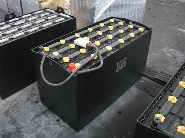 蓄電池使用壽命短有哪些原因造成？